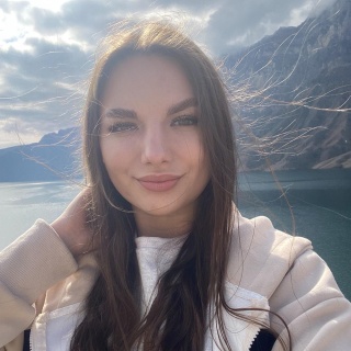 Ангелина Казакова